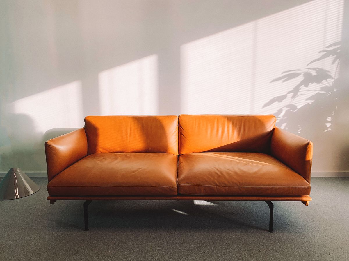 Sofa and living room furniture assessed by Al Thahani